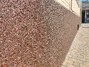 Отделка цоколя мраморной крошкой 