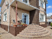 Отделка цоколя мраморной крошкой 