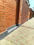 Мы завершили ремонтные работы на очередном объекте - отделка цоколя забора