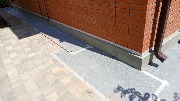 Цоколь дома утеплён, ведутся армировочные работы