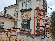 Ведутся отделочные работы - отделка откосов Ведутся отделочные работы - отделка откосов