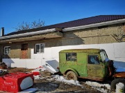 Используя противоморозные добавки, продолжаем утеплять фасад частного дома