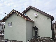 Ведутся работы по нанесению декоративной штукатурки
