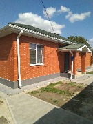 Ведутся работы по нанесению декоративной штукатурки - мраморная крошка