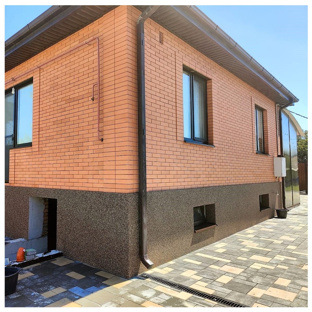 Нужен ли цокольный этаж в частном доме?