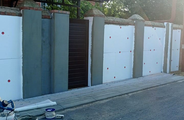 Отделка забора декоративной штукатуркой – Ростов-на-Дону