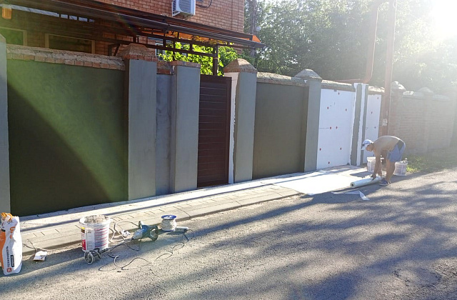 Отделка забора декоративной штукатуркой – Ростов-на-Дону