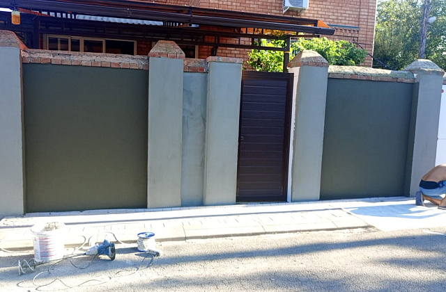 Отделка забора декоративной штукатуркой – Ростов-на-Дону