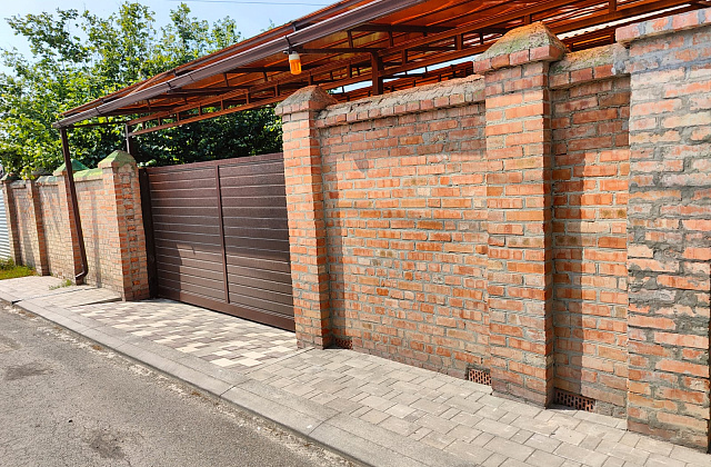 Отделка забора декоративной штукатуркой – Ростов-на-Дону