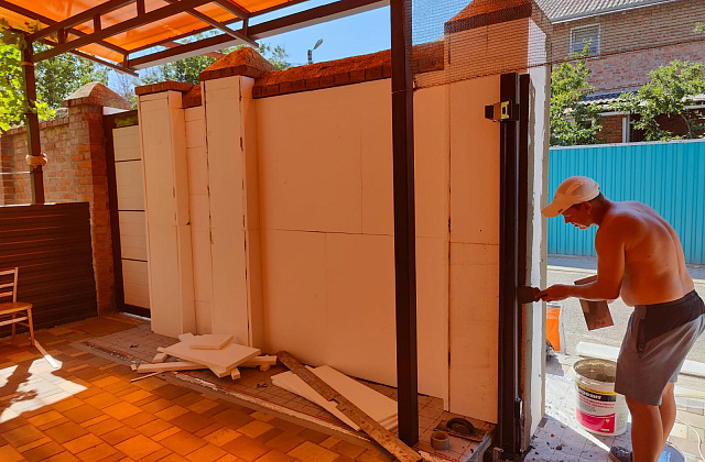 Отделка забора декоративной штукатуркой – Ростов-на-Дону