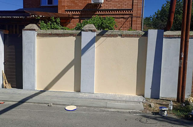 Отделка забора декоративной штукатуркой – Ростов-на-Дону