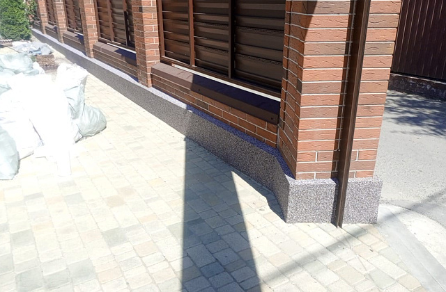 Капитальный ремонт цоколя забора