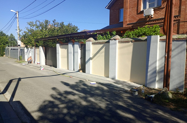 Отделка забора декоративной штукатуркой – Ростов-на-Дону