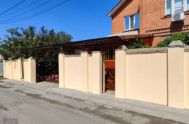 Отделка забора декоративной штукатуркой – Ростов-на-Дону